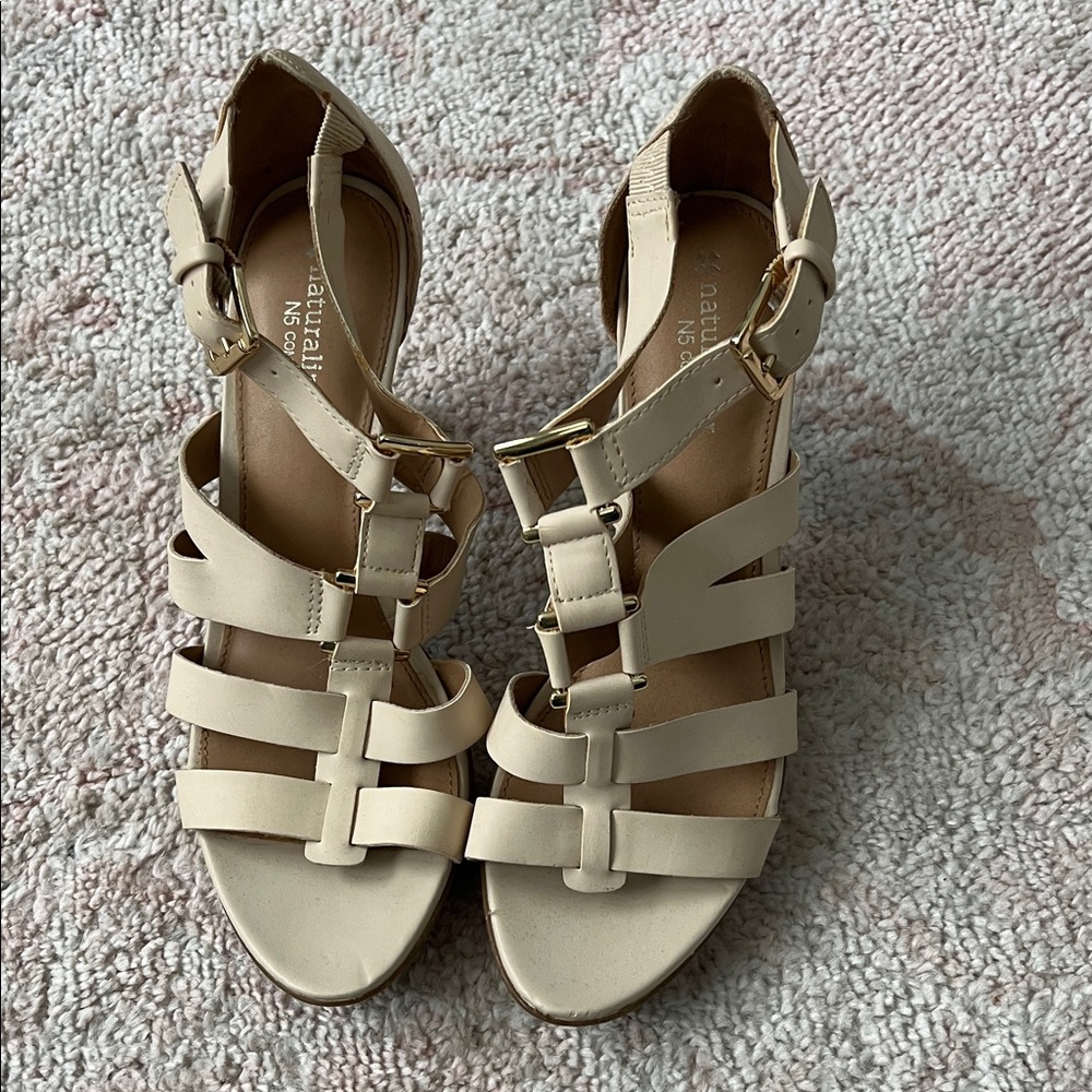 Naturalizer Women's Beige Strappy Sandals